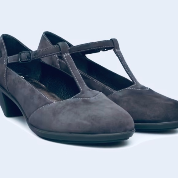 Camper ‘Agatha’ T strap shoe - Picture 1 of 2